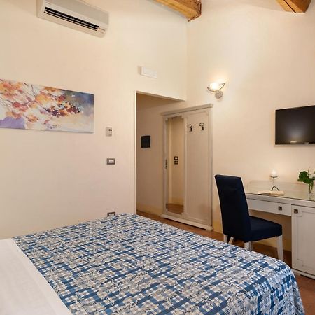 Hotel Ristorante Borgo Antico Monteroni d'Arbia Exterior photo