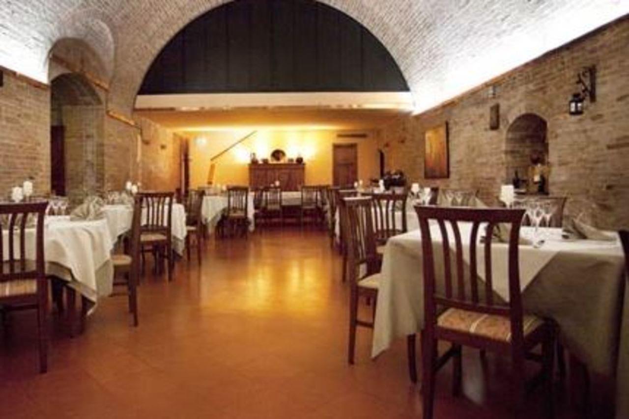 Hotel Ristorante Borgo Antico Monteroni d'Arbia Exterior photo