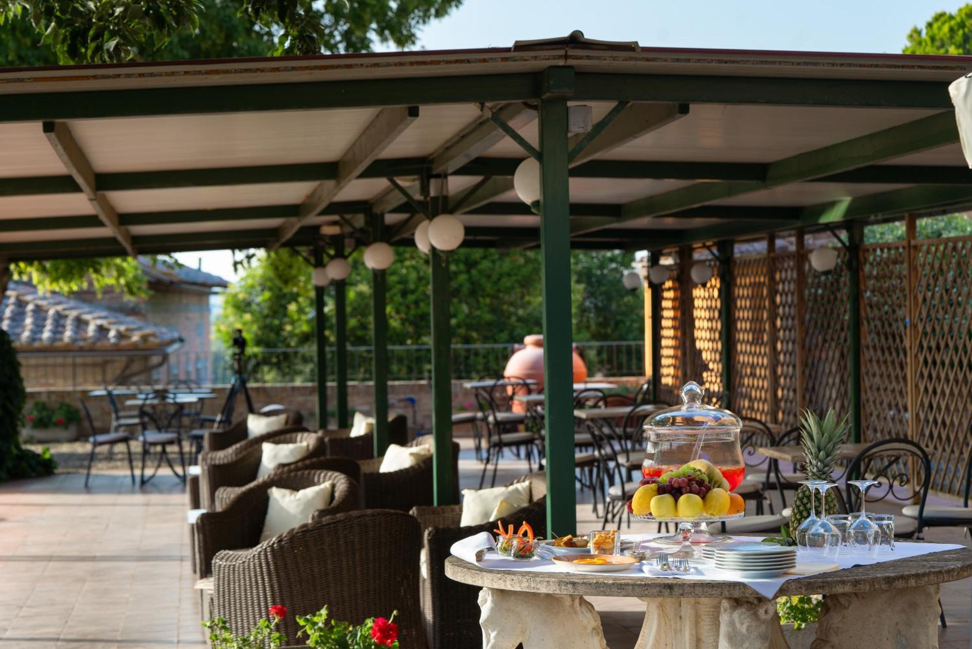 Hotel Ristorante Borgo Antico Monteroni d'Arbia Exterior photo