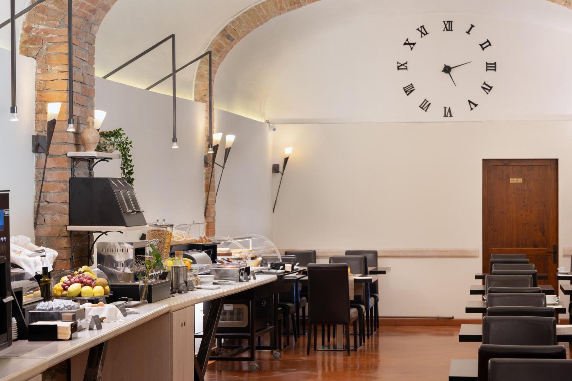 Hotel Ristorante Borgo Antico Monteroni d'Arbia Exterior photo