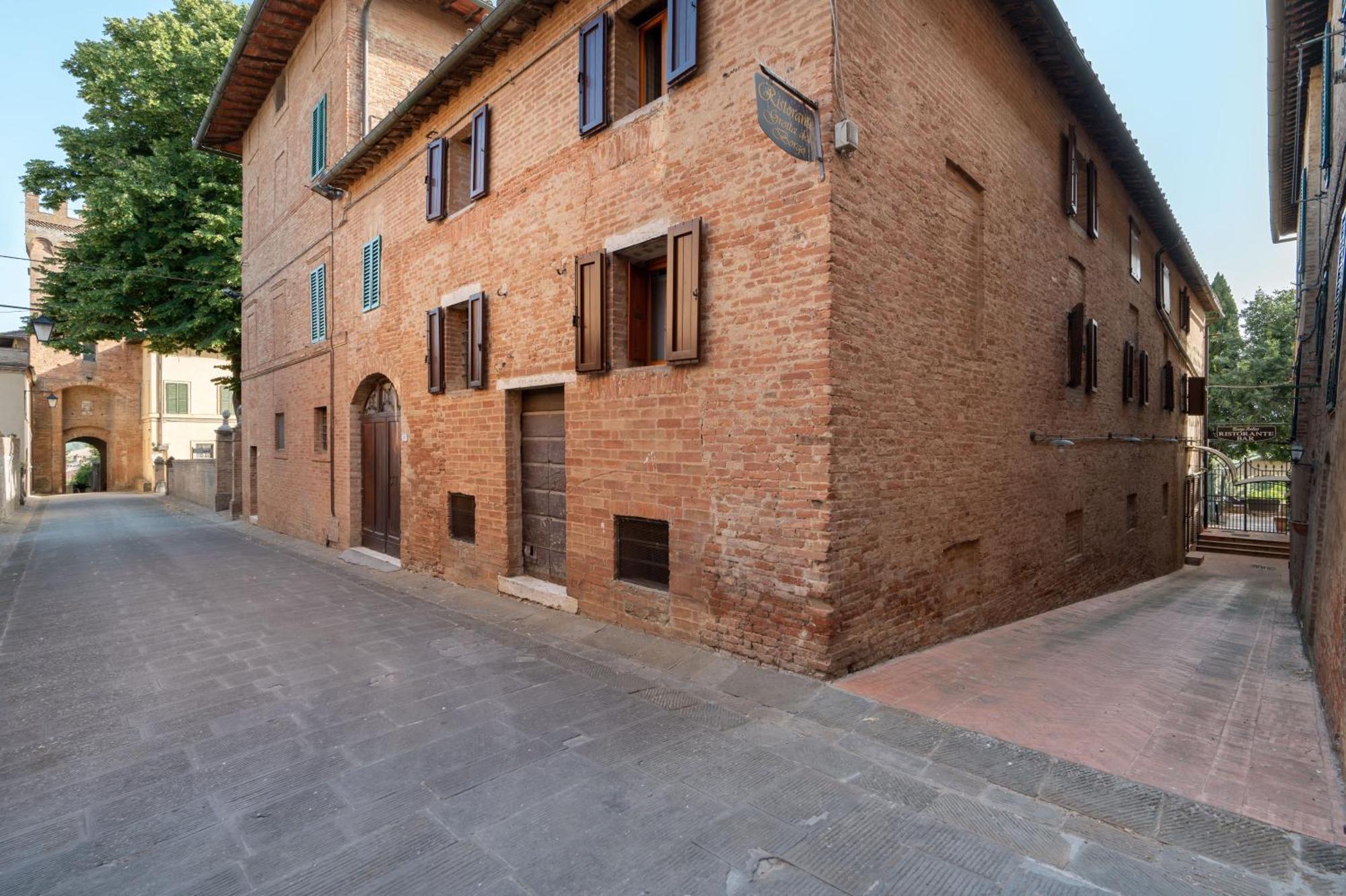 Hotel Ristorante Borgo Antico Monteroni d'Arbia Exterior photo