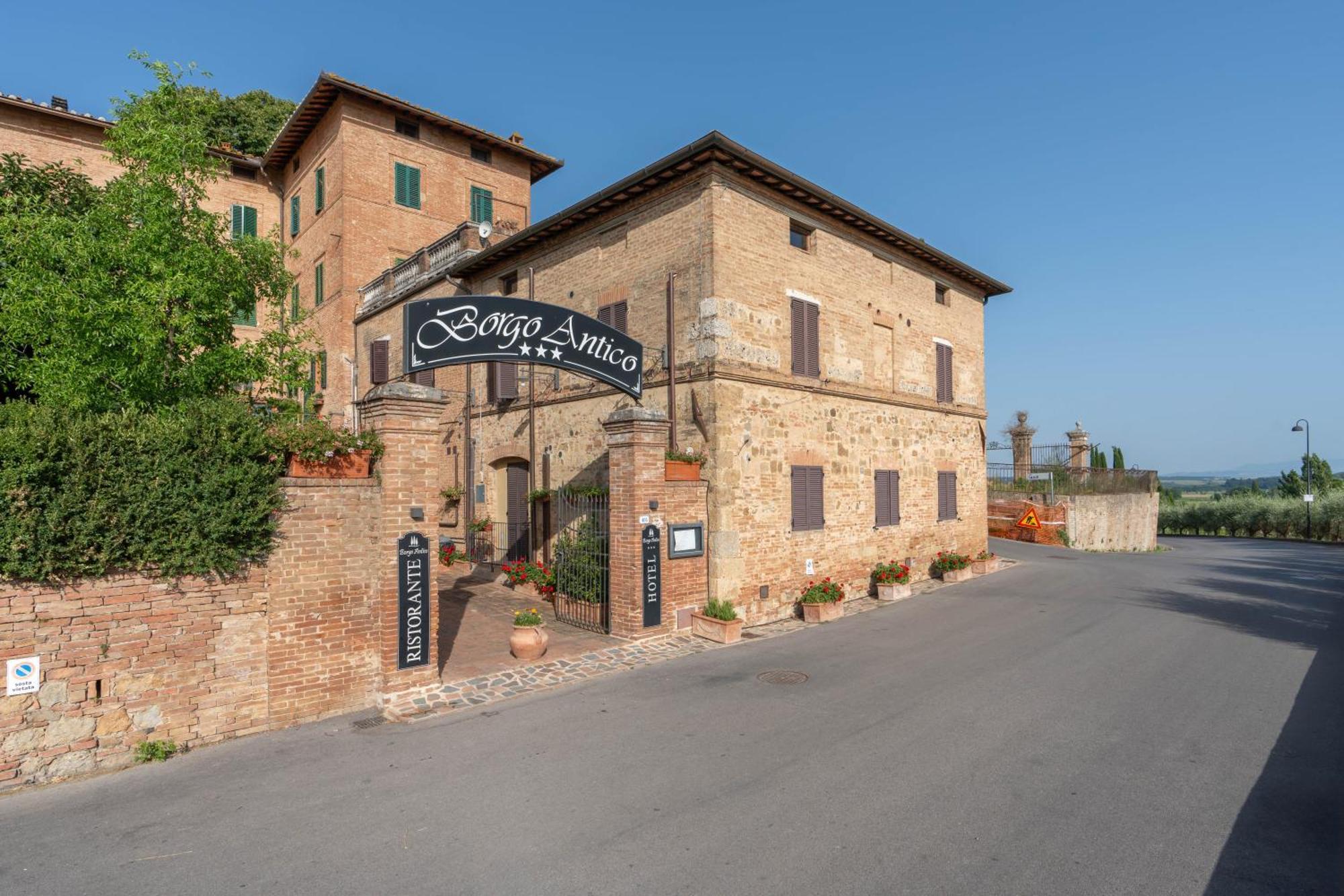 Hotel Ristorante Borgo Antico Monteroni d'Arbia Exterior photo