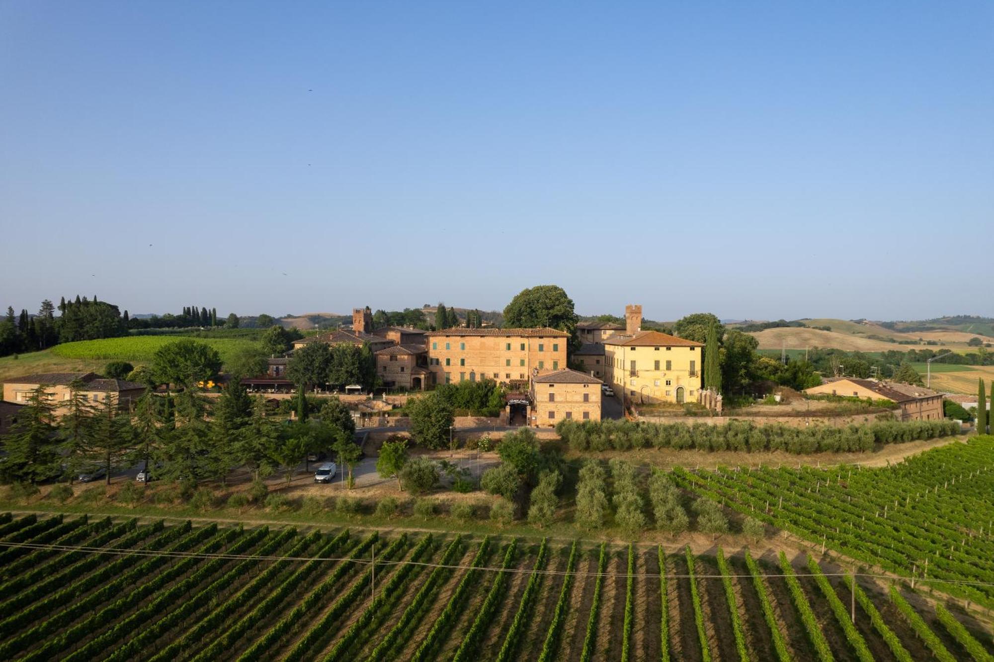 Hotel Ristorante Borgo Antico Monteroni d'Arbia Exterior photo