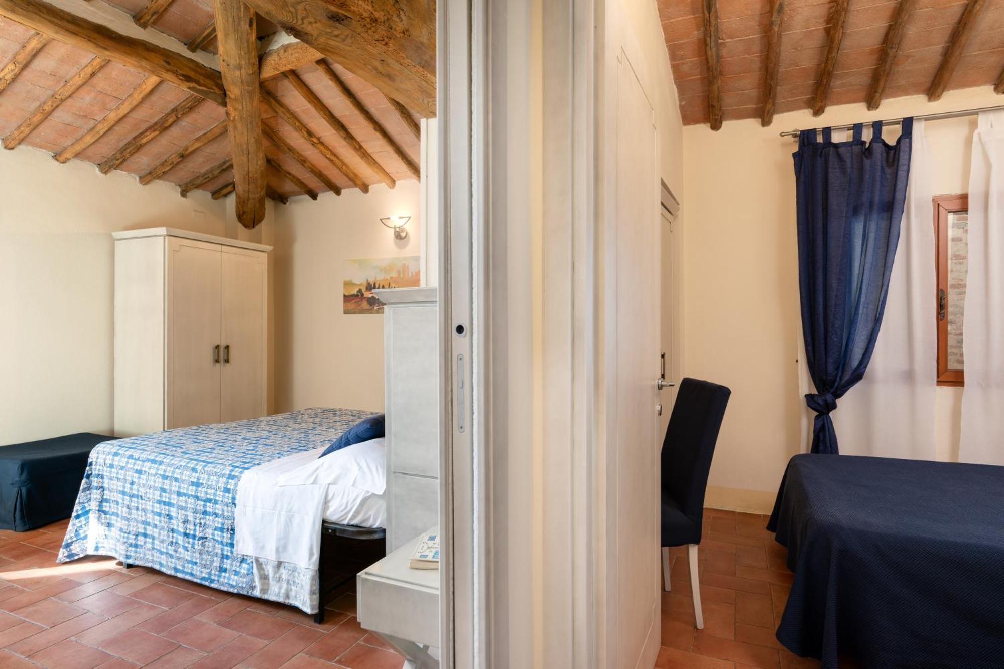 Hotel Ristorante Borgo Antico Monteroni d'Arbia Exterior photo