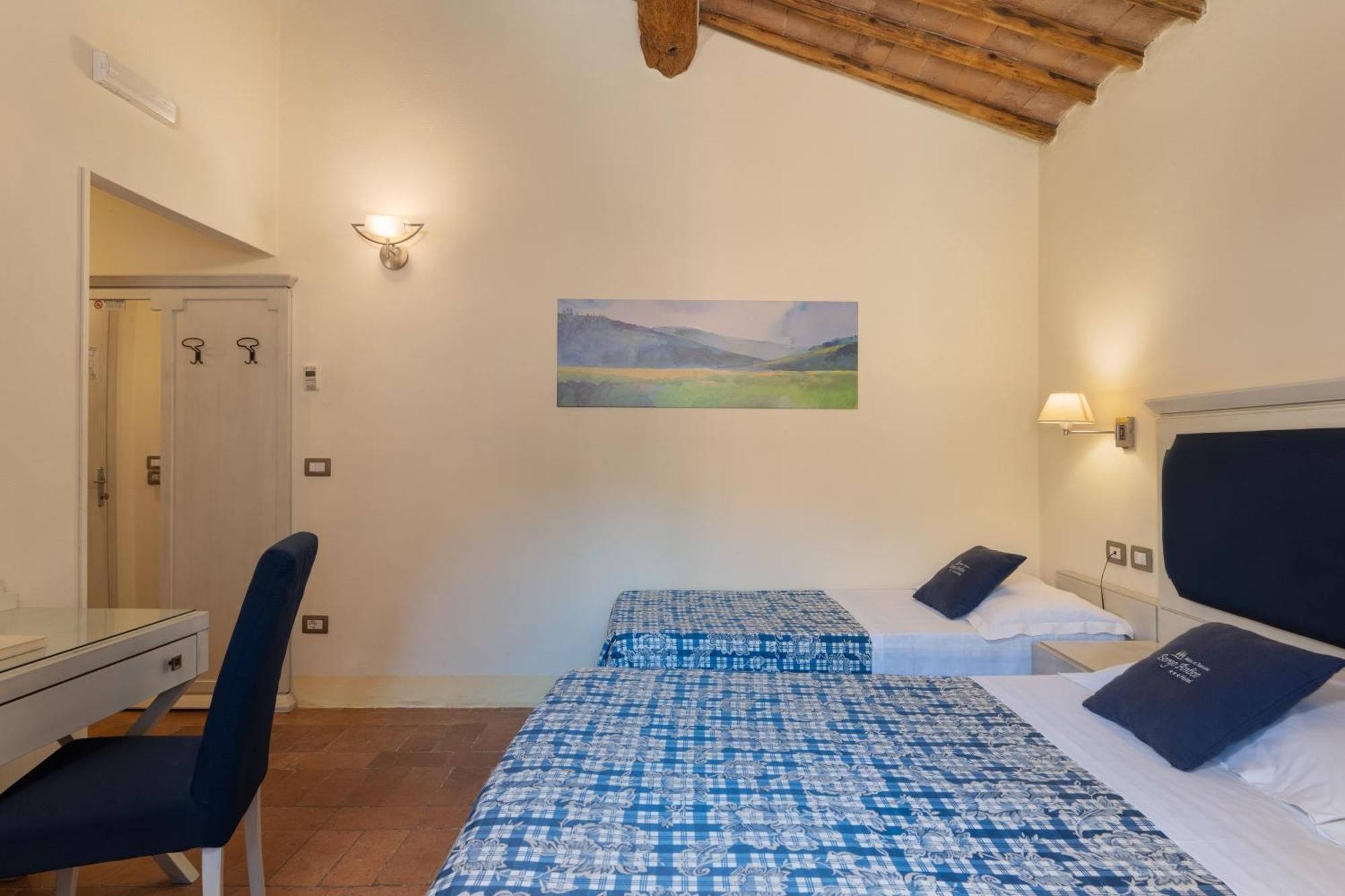 Hotel Ristorante Borgo Antico Monteroni d'Arbia Exterior photo