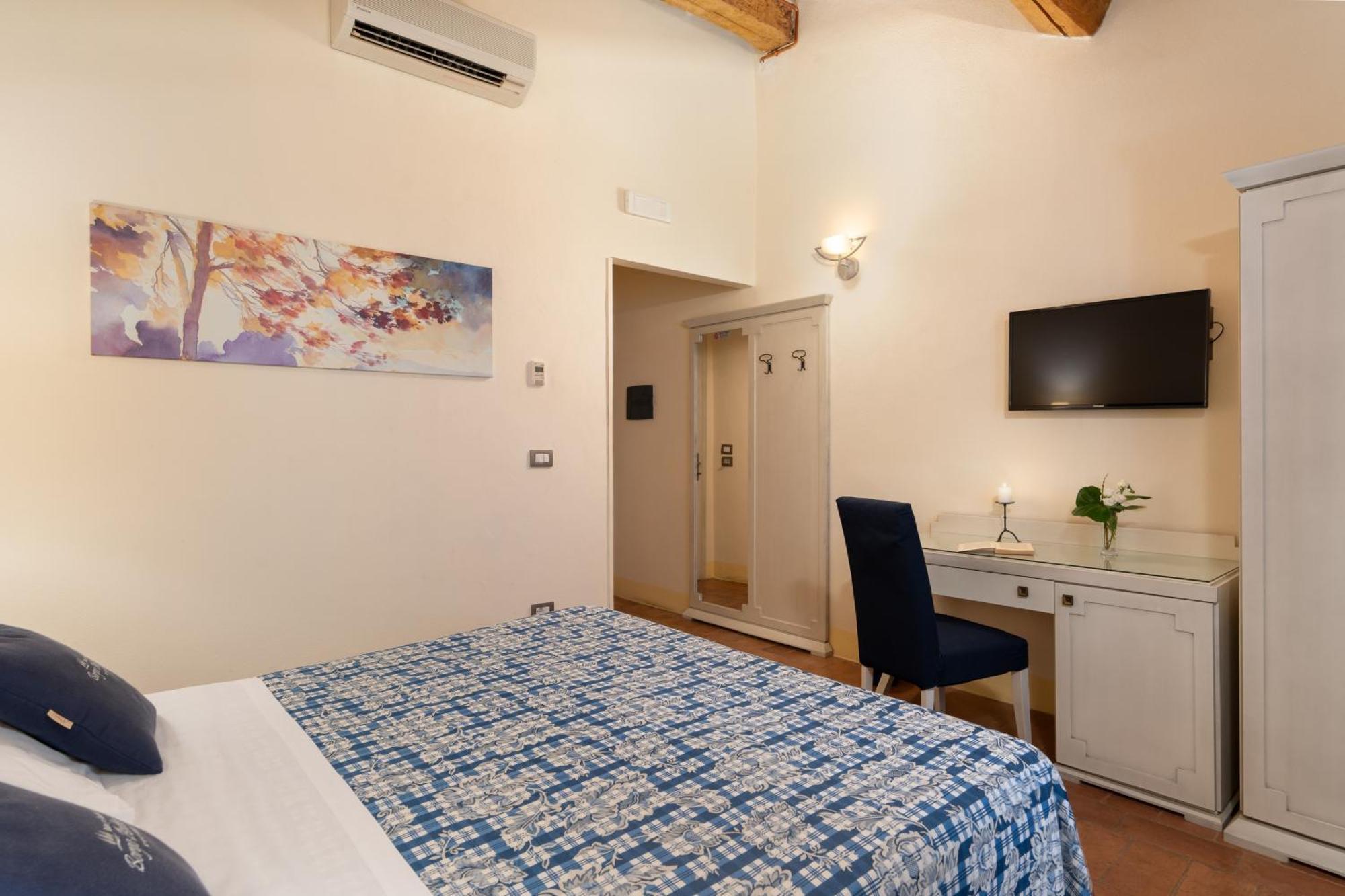Hotel Ristorante Borgo Antico Monteroni d'Arbia Exterior photo