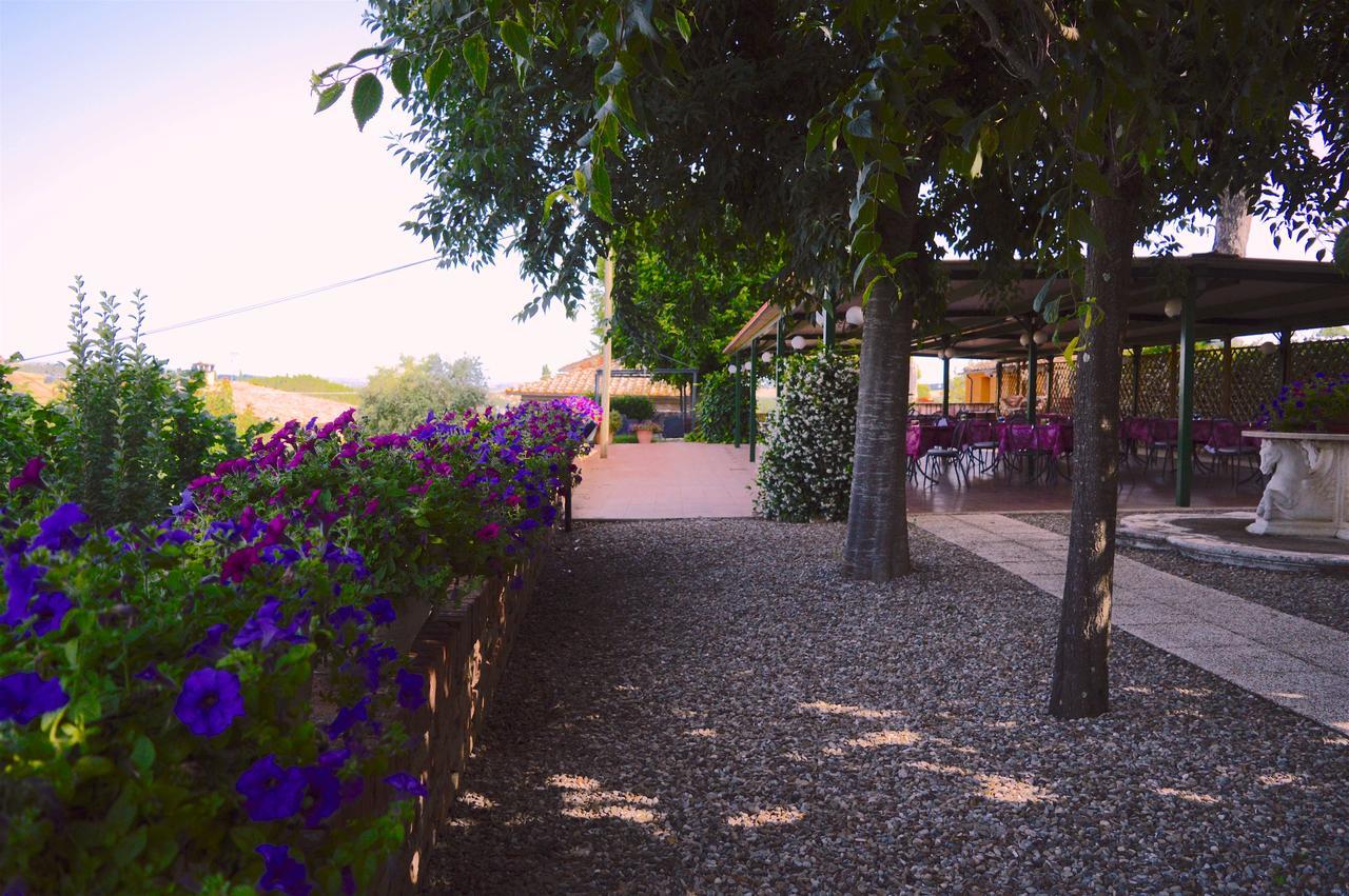 Hotel Ristorante Borgo Antico Monteroni d'Arbia Exterior photo