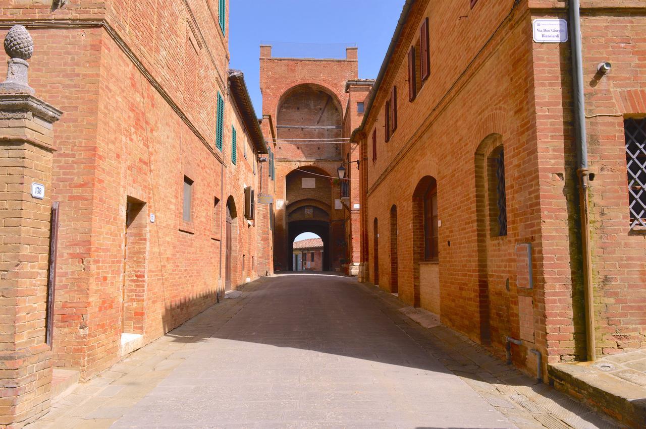 Hotel Ristorante Borgo Antico Monteroni d'Arbia Exterior photo