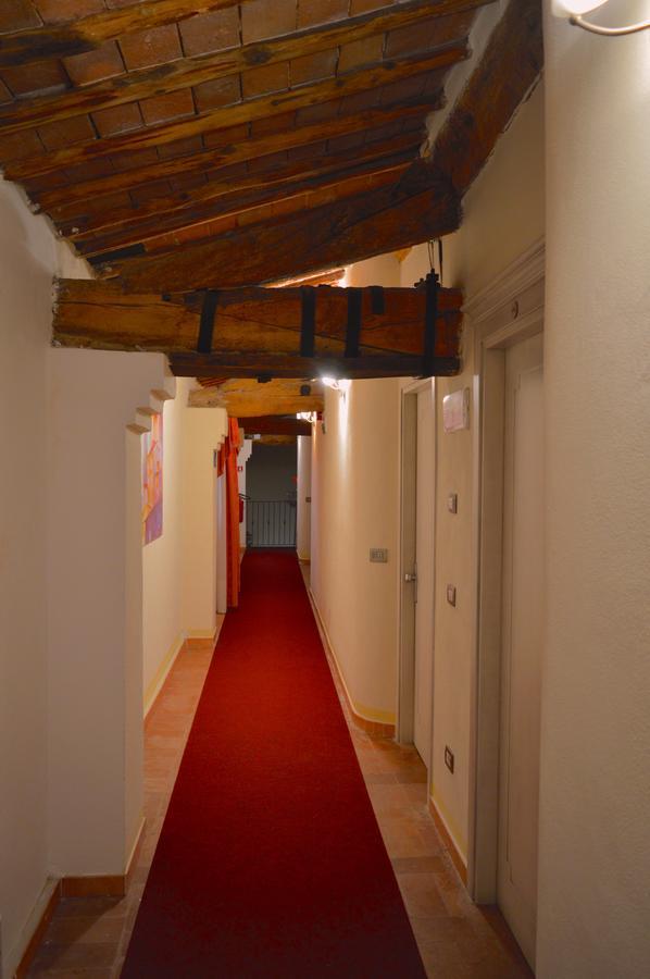 Hotel Ristorante Borgo Antico Monteroni d'Arbia Exterior photo